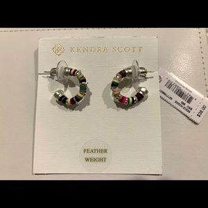 Kendra Scott featherweight hoops with dust bag